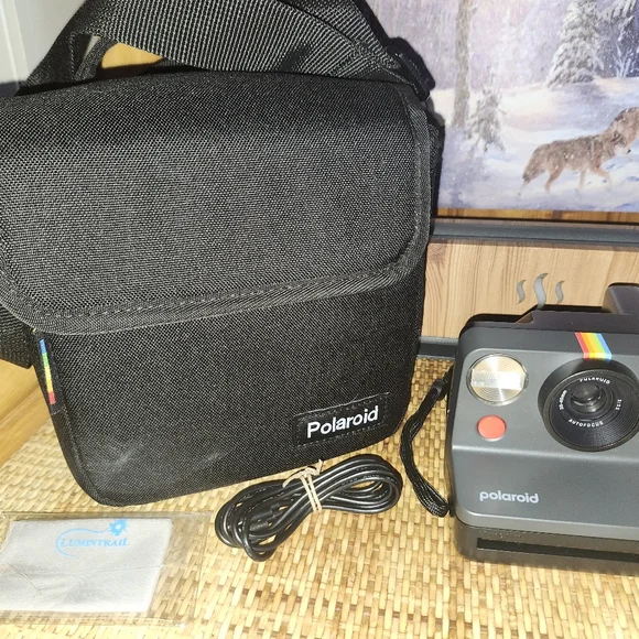 New Polaroid Camera - Picture 3 of 8